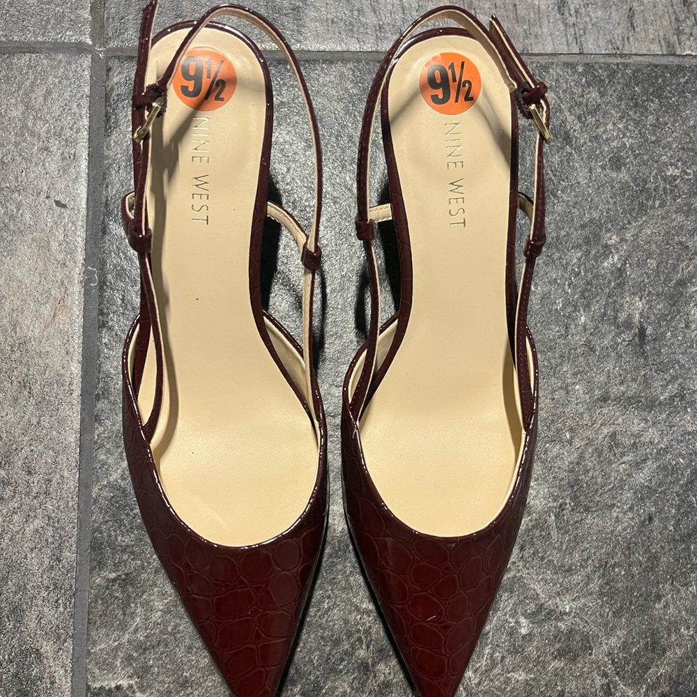 Nine West Red Croc Print Rillas Pump - Picture 4 of 9